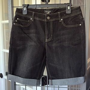 White House Black Market NWT Blanc shots Size 8 Black Denim